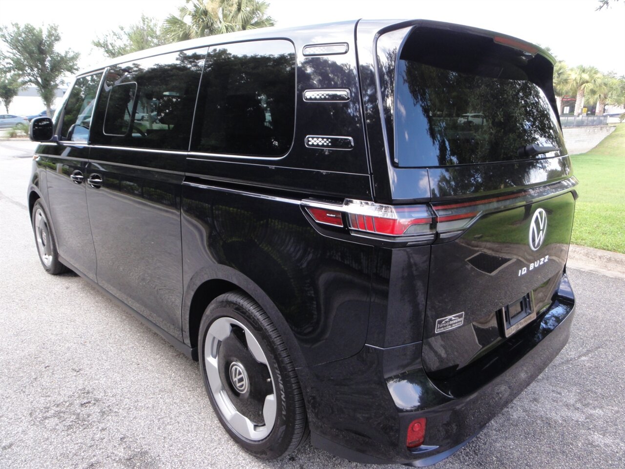 2025 Volkswagen ID. Buzz Pro S Plus   - Photo 4 - Deland, FL 32720