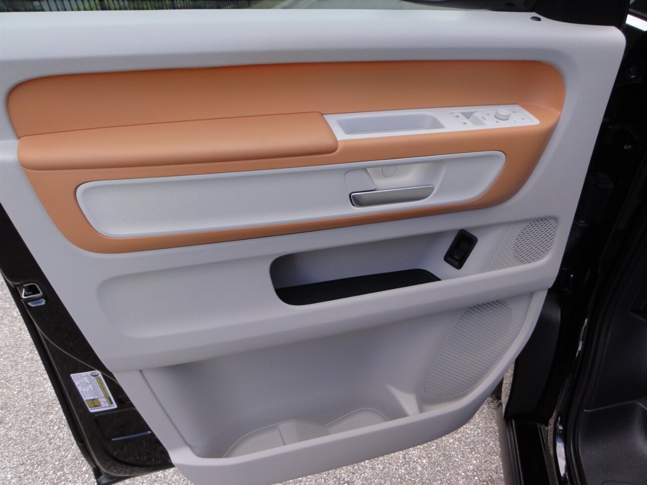 2025 Volkswagen ID. Buzz Pro S Plus   - Photo 25 - Deland, FL 32720