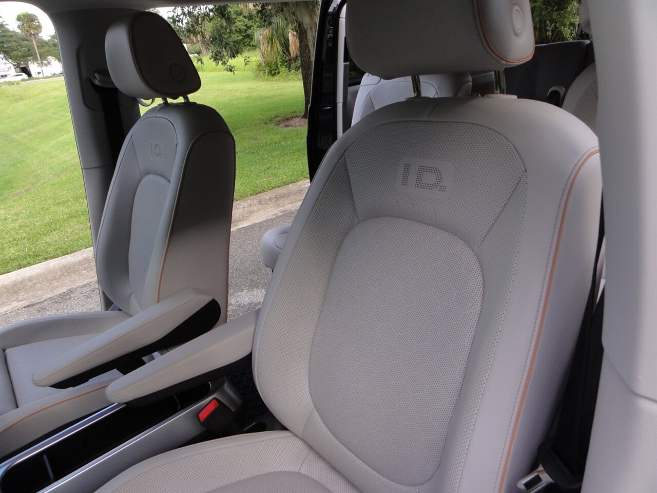 2025 Volkswagen ID. Buzz Pro S Plus   - Photo 29 - Deland, FL 32720