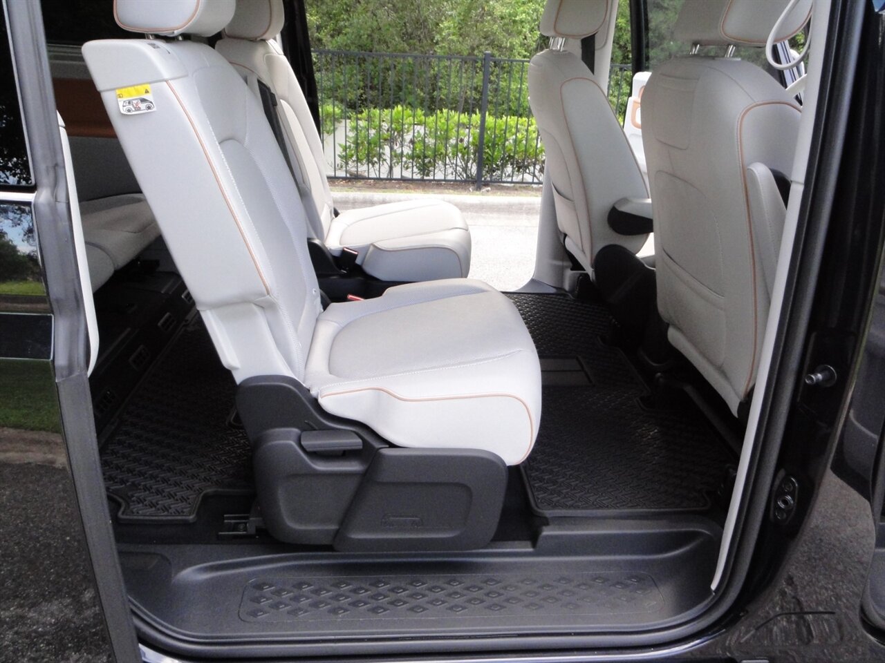 2025 Volkswagen ID. Buzz Pro S Plus   - Photo 35 - Deland, FL 32720