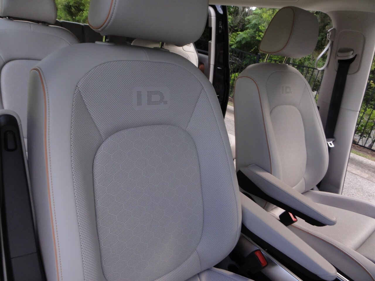 2025 Volkswagen ID. Buzz Pro S Plus   - Photo 38 - Deland, FL 32720