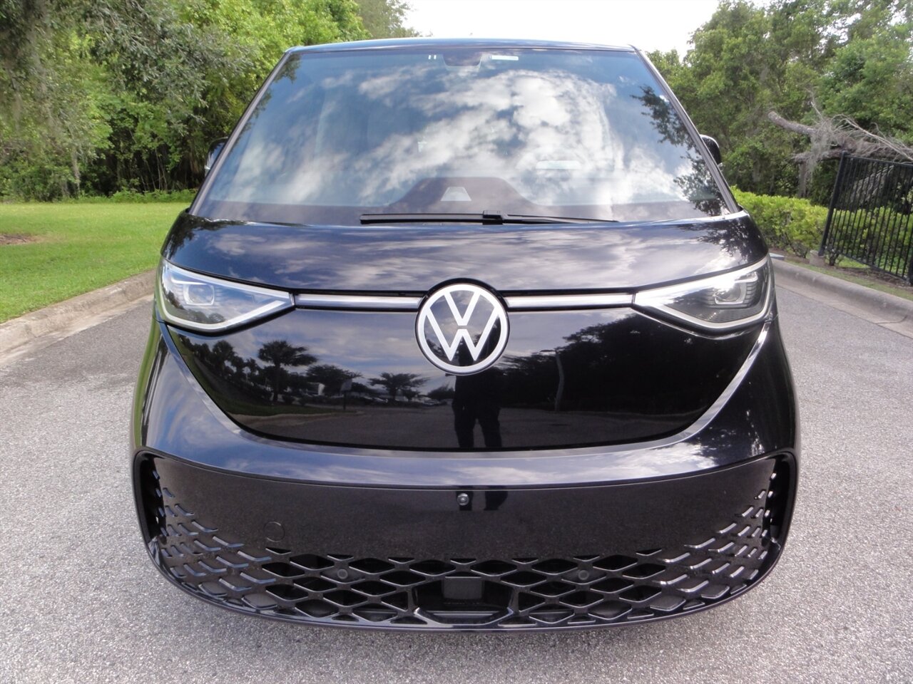 2025 Volkswagen ID. Buzz Pro S Plus   - Photo 5 - Deland, FL 32720