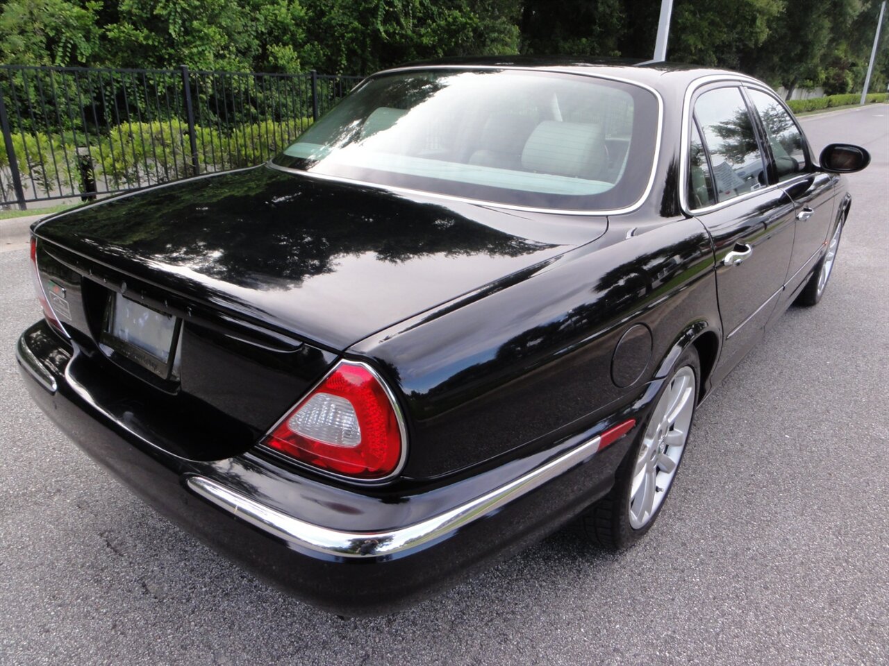 2004 Jaguar XJR Ultra premium - Photo 3 - Deland, FL 32720