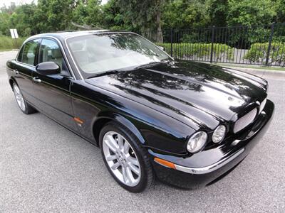 2004 Jaguar XJR Ultra premium Sedan