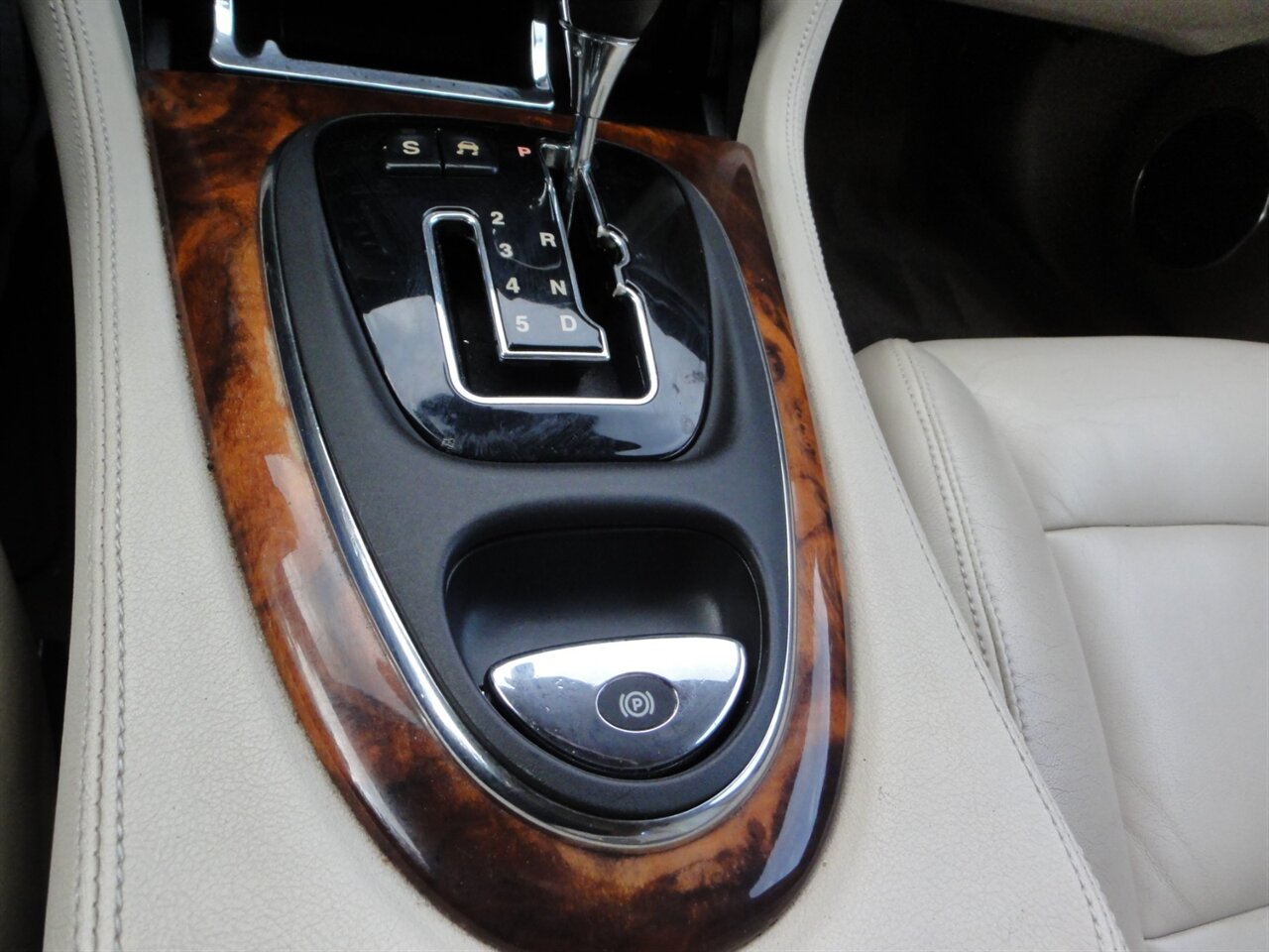 2004 Jaguar XJR Ultra premium - Photo 53 - Deland, FL 32720