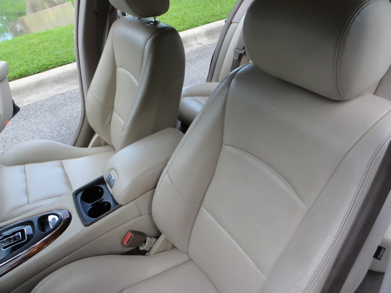 2004 Jaguar XJR Ultra premium - Photo 32 - Deland, FL 32720