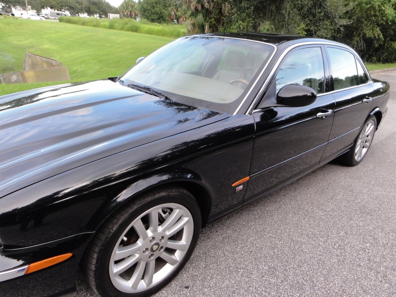 2004 Jaguar XJR Ultra premium - Photo 10 - Deland, FL 32720