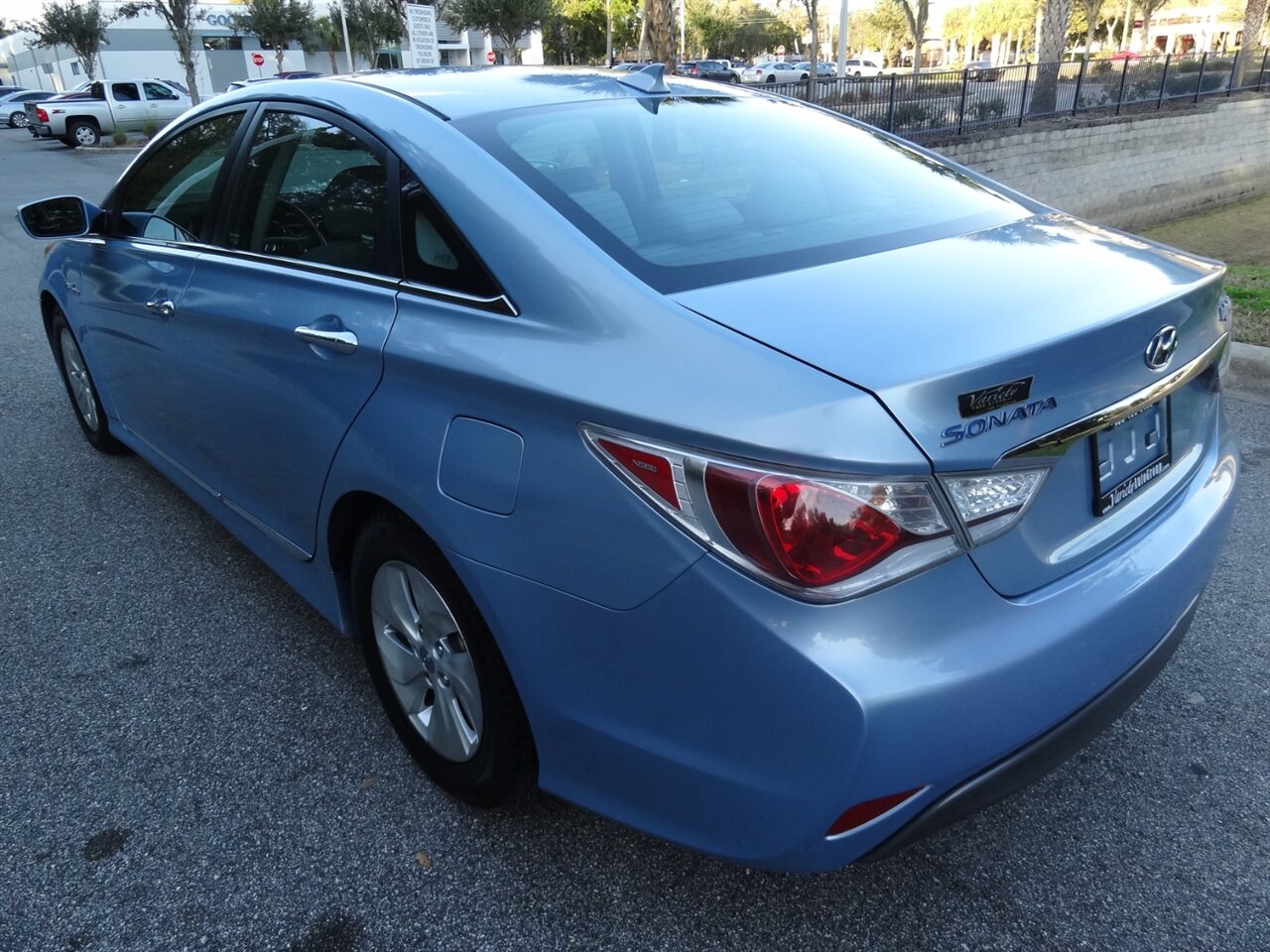 2013 Hyundai SONATA Hybrid   - Photo 4 - Deland, FL 32720