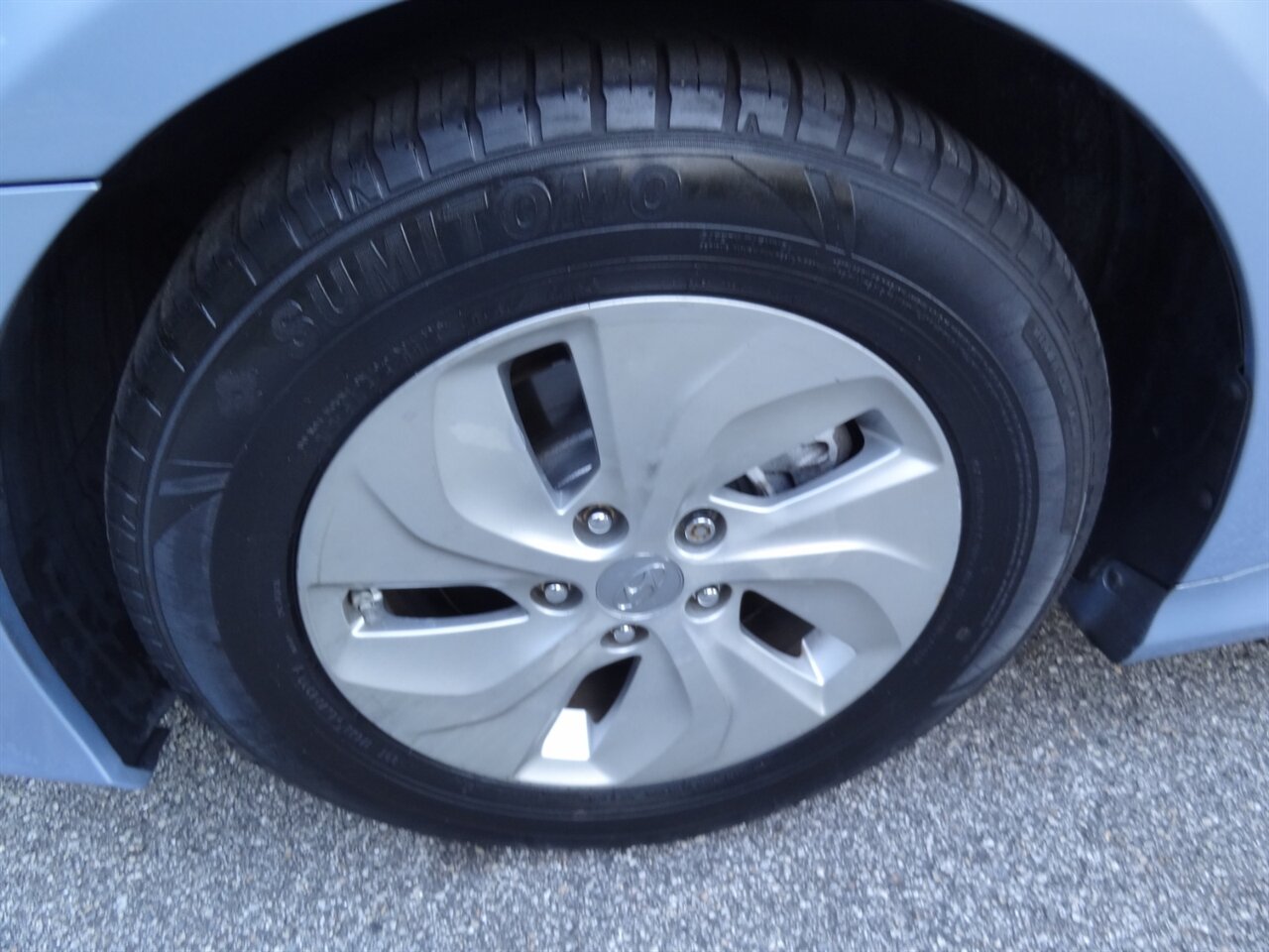 2013 Hyundai SONATA Hybrid   - Photo 24 - Deland, FL 32720
