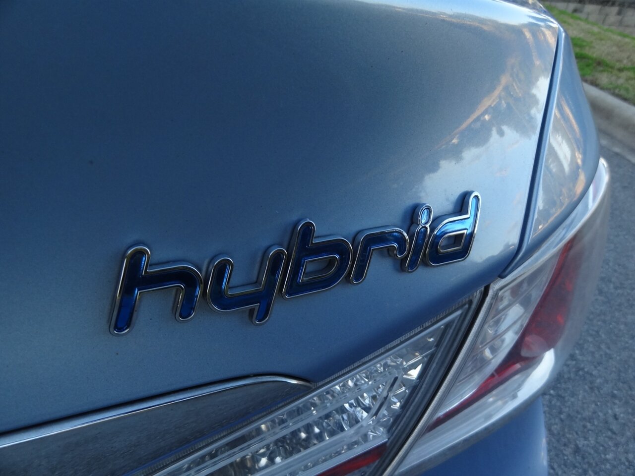 2013 Hyundai SONATA Hybrid   - Photo 20 - Deland, FL 32720