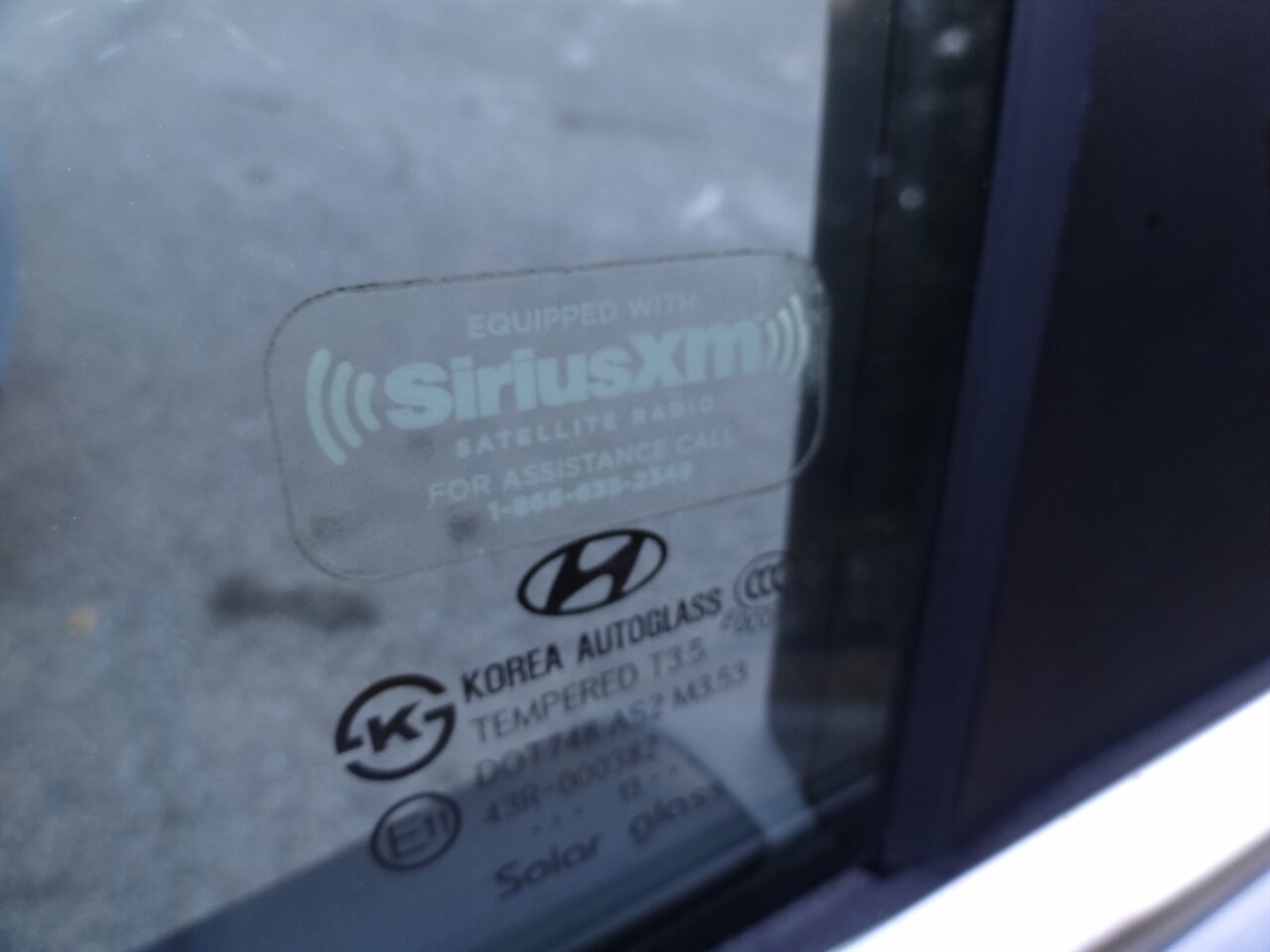 2013 Hyundai SONATA Hybrid   - Photo 22 - Deland, FL 32720
