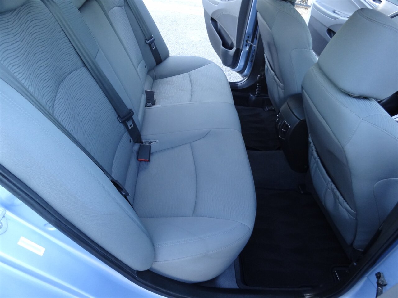 2013 Hyundai SONATA Hybrid   - Photo 37 - Deland, FL 32720