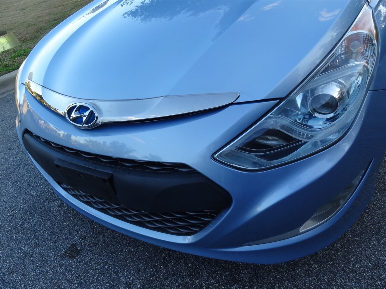 2013 Hyundai SONATA Hybrid   - Photo 7 - Deland, FL 32720