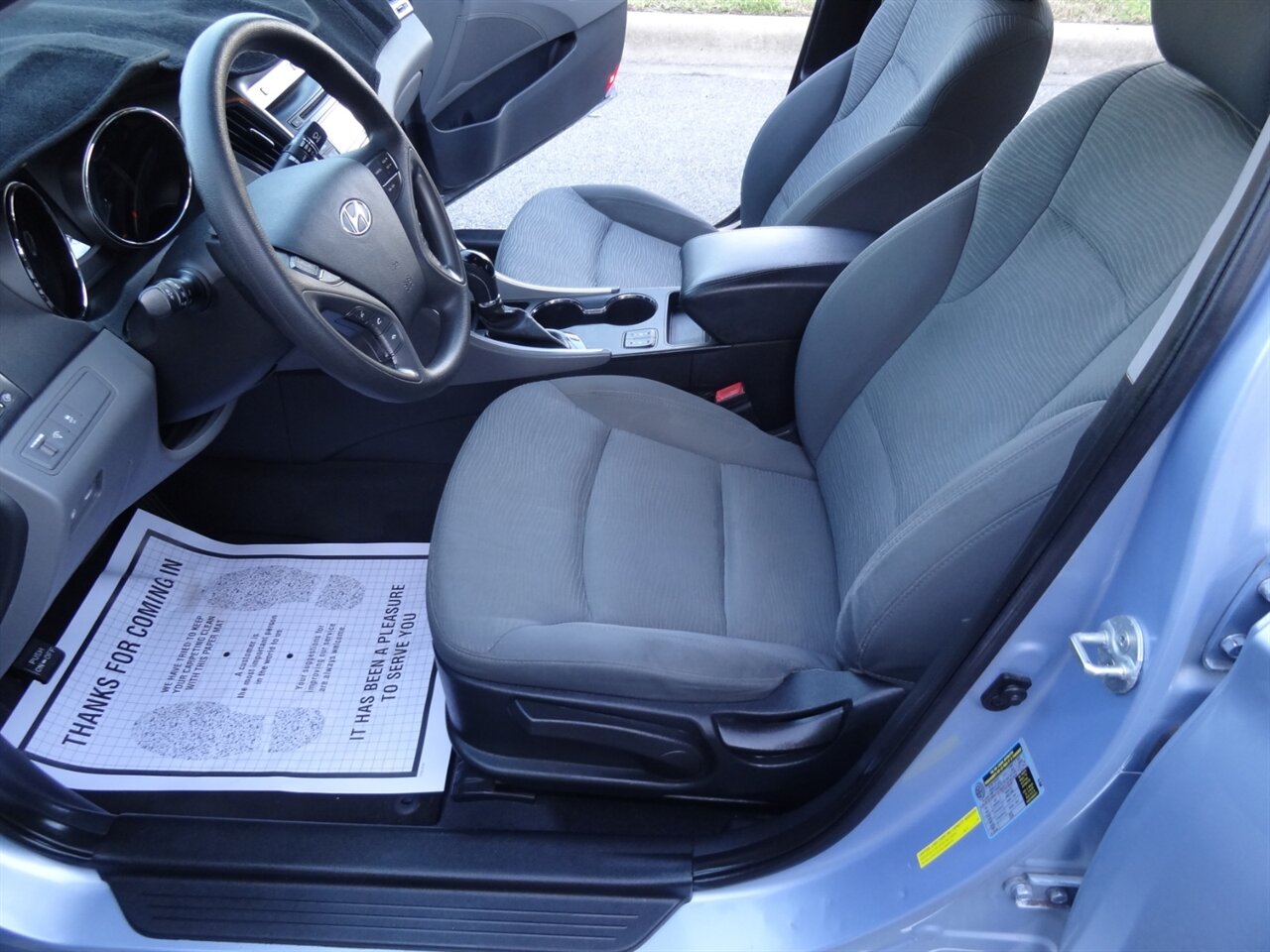 2013 Hyundai SONATA Hybrid   - Photo 30 - Deland, FL 32720