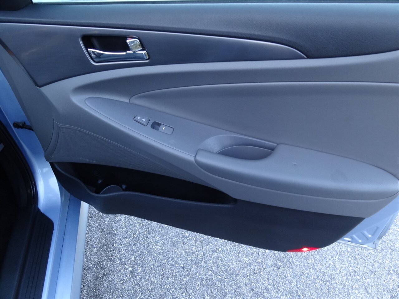 2013 Hyundai SONATA Hybrid   - Photo 43 - Deland, FL 32720