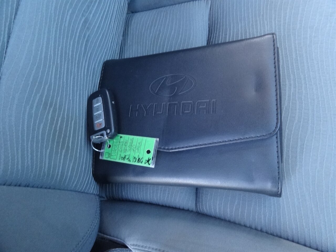 2013 Hyundai SONATA Hybrid   - Photo 55 - Deland, FL 32720