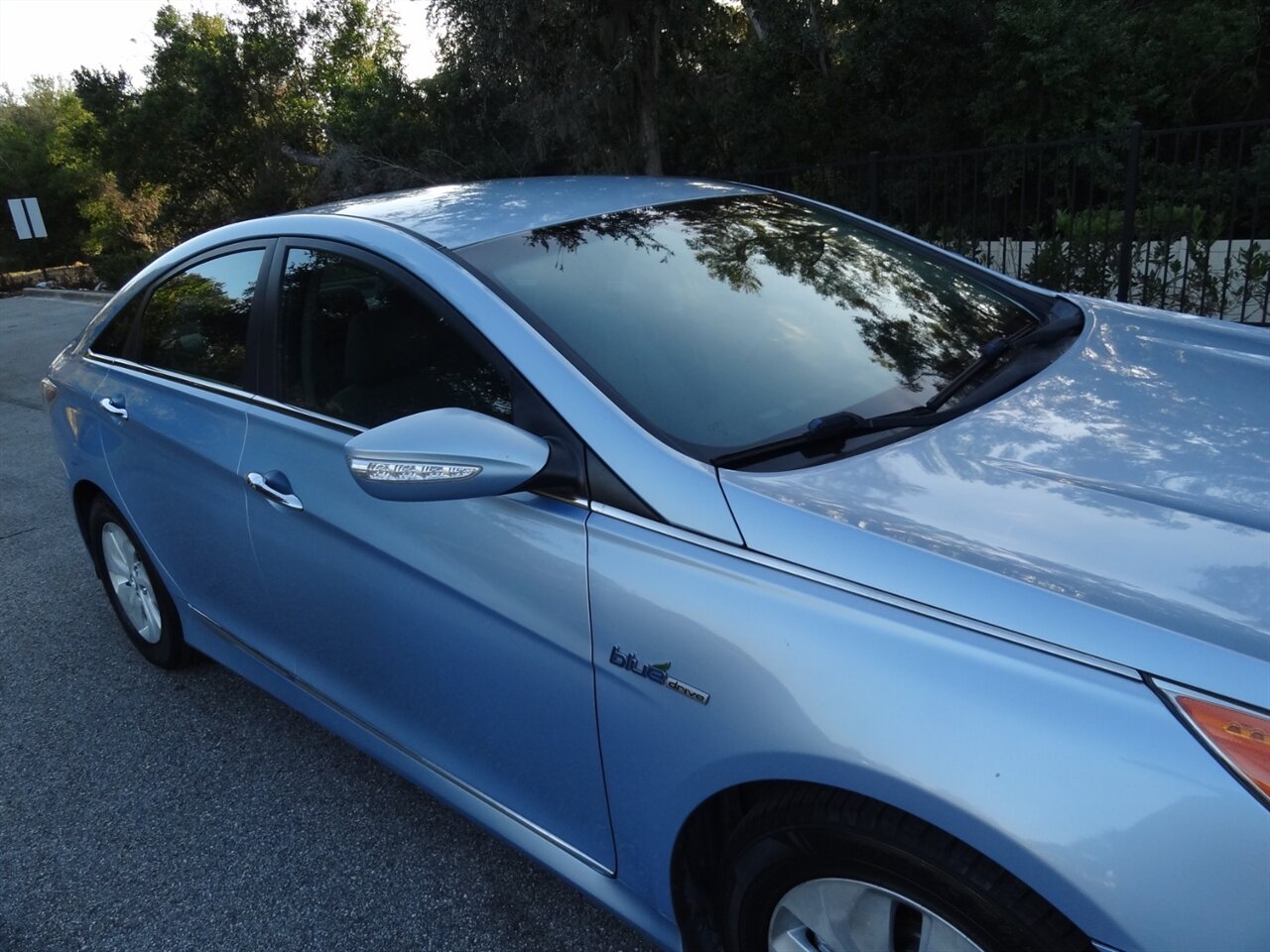 2013 Hyundai SONATA Hybrid   - Photo 8 - Deland, FL 32720