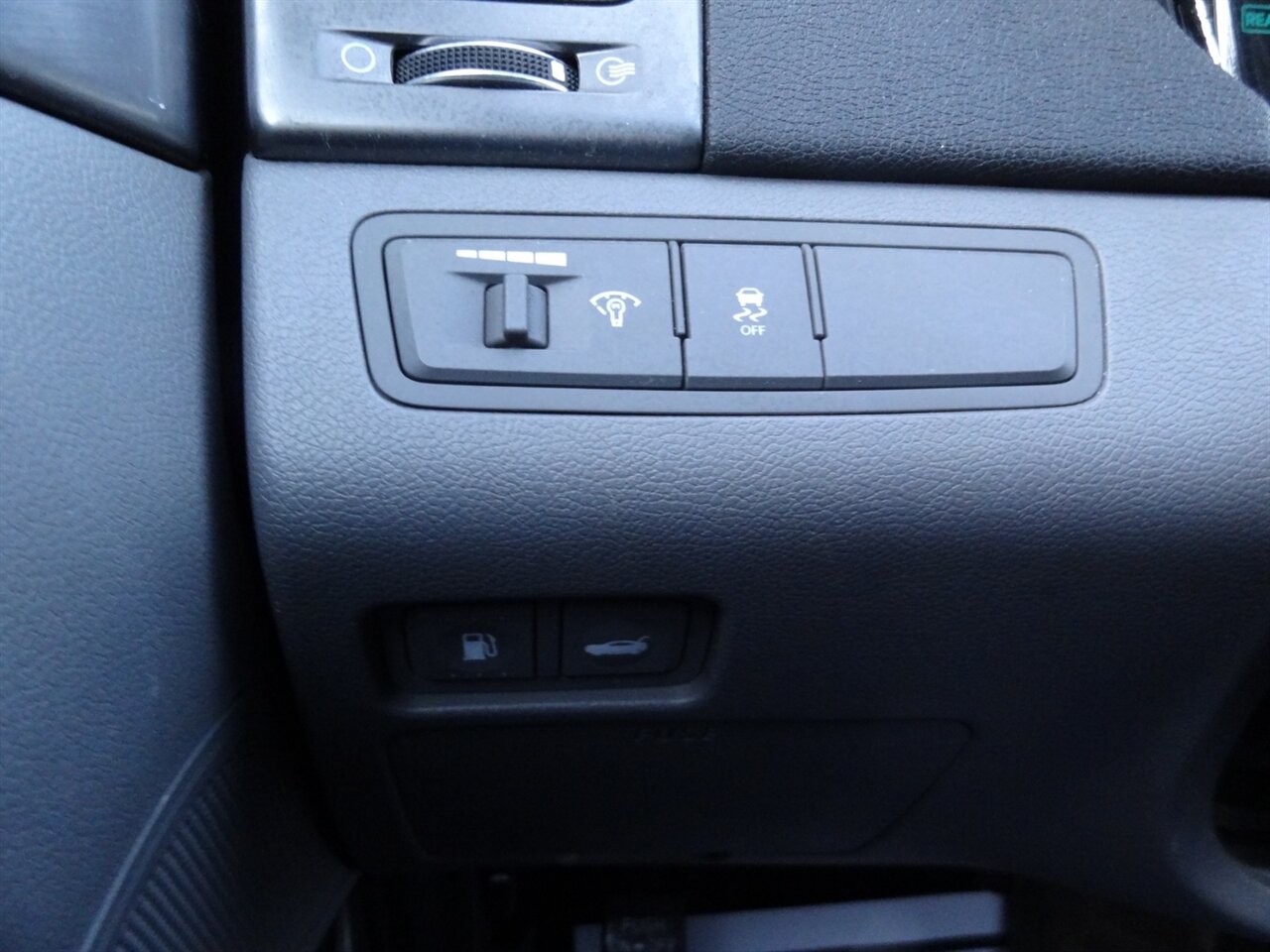 2013 Hyundai SONATA Hybrid   - Photo 52 - Deland, FL 32720