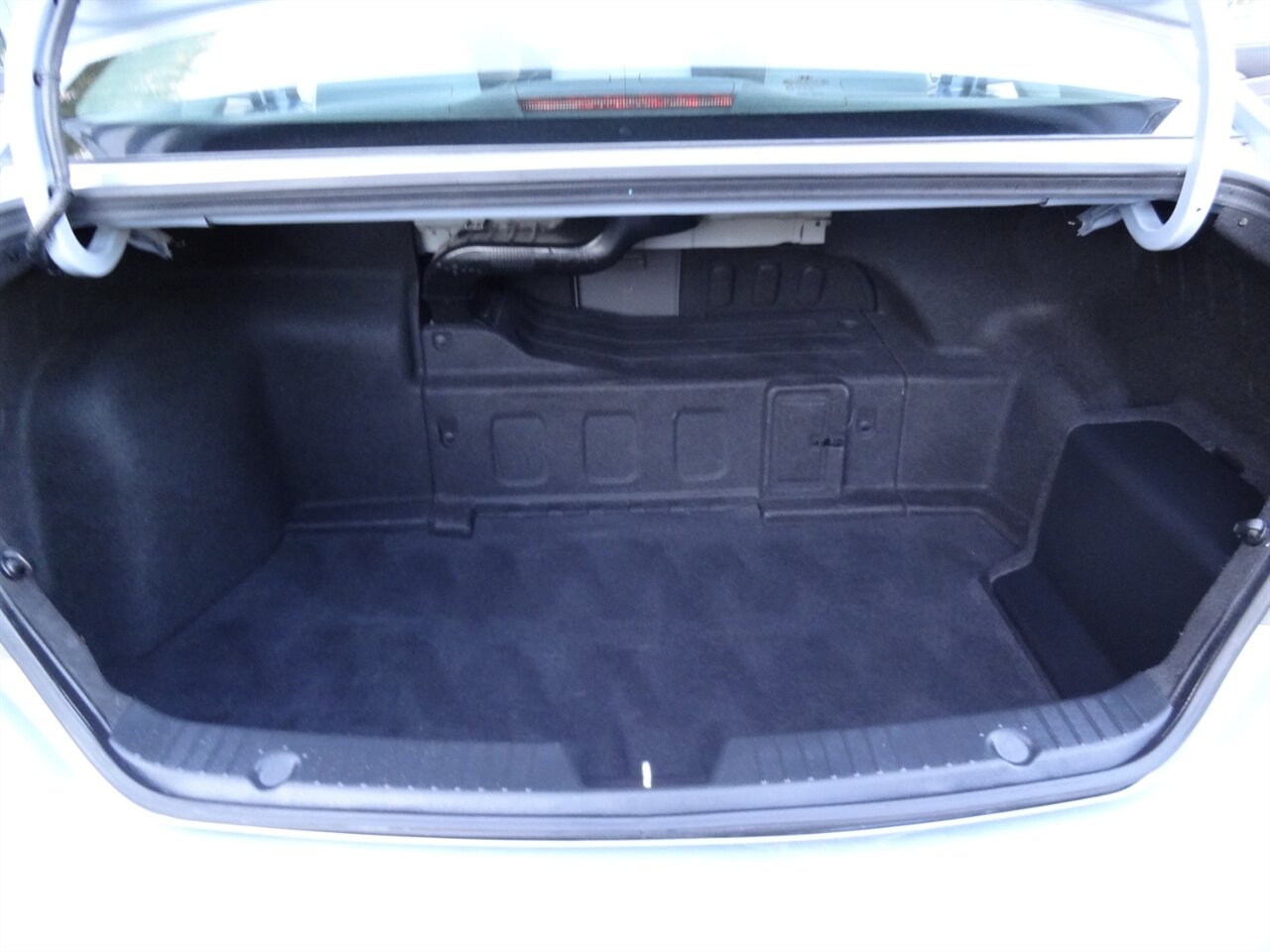 2013 Hyundai SONATA Hybrid   - Photo 36 - Deland, FL 32720