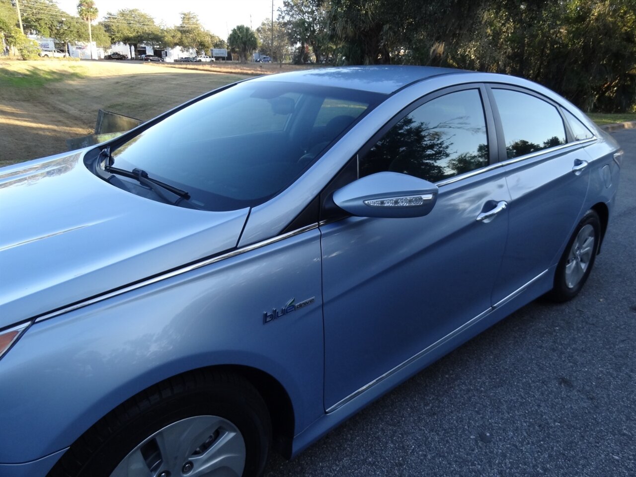 2013 Hyundai SONATA Hybrid   - Photo 9 - Deland, FL 32720