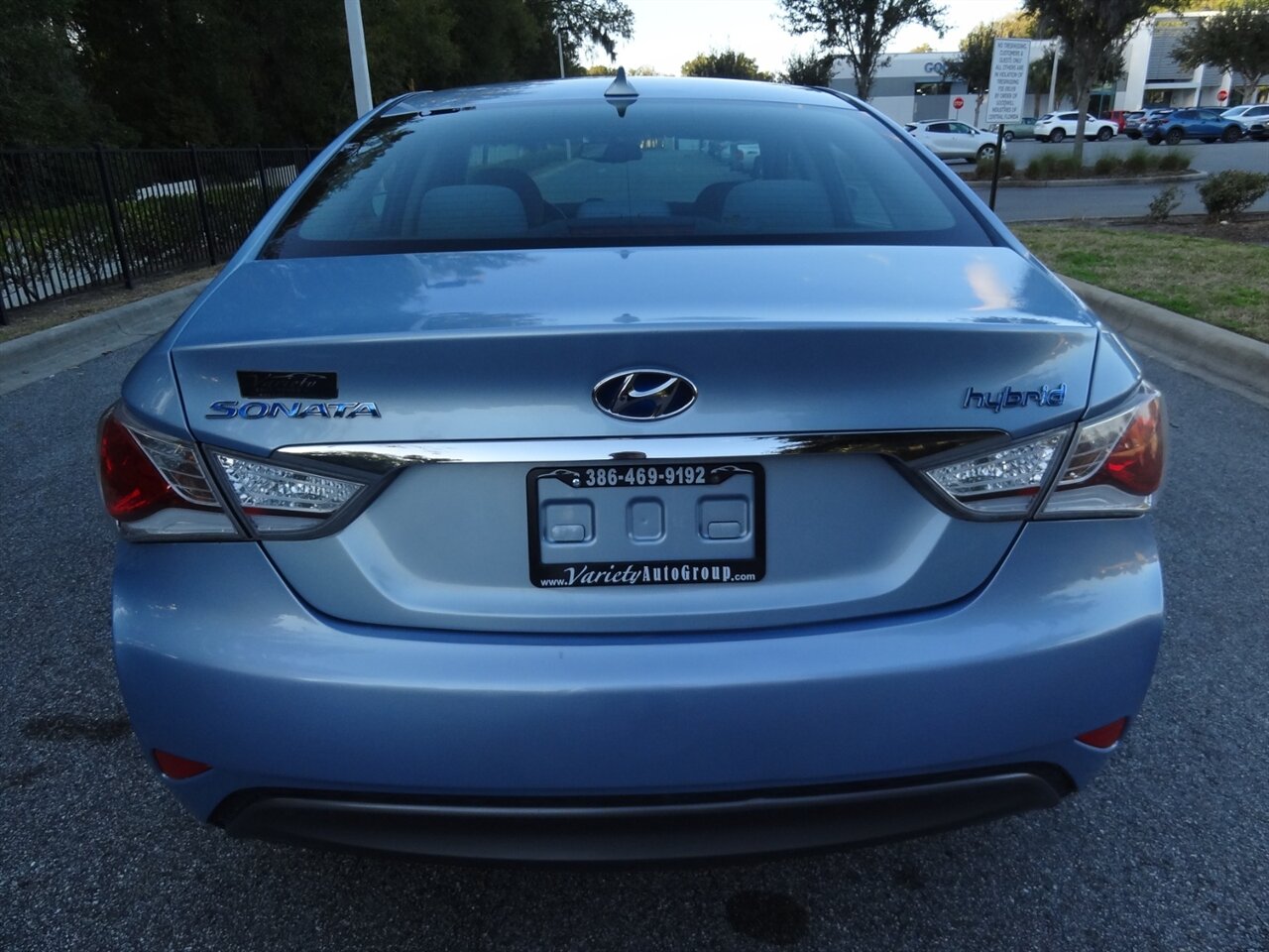 2013 Hyundai SONATA Hybrid   - Photo 12 - Deland, FL 32720
