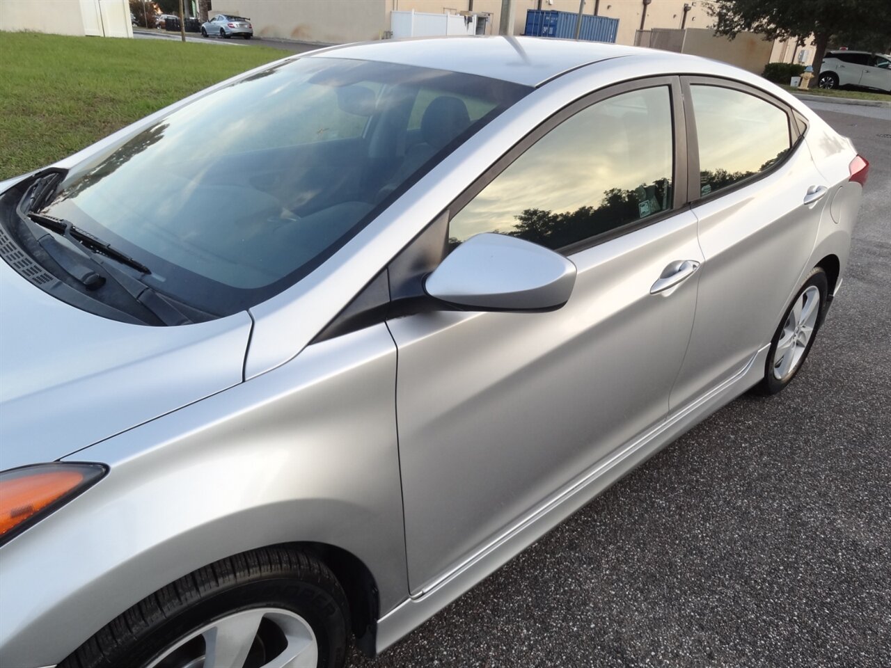 2013 Hyundai ELANTRA GLS  Sports package - Photo 9 - Deland, FL 32720