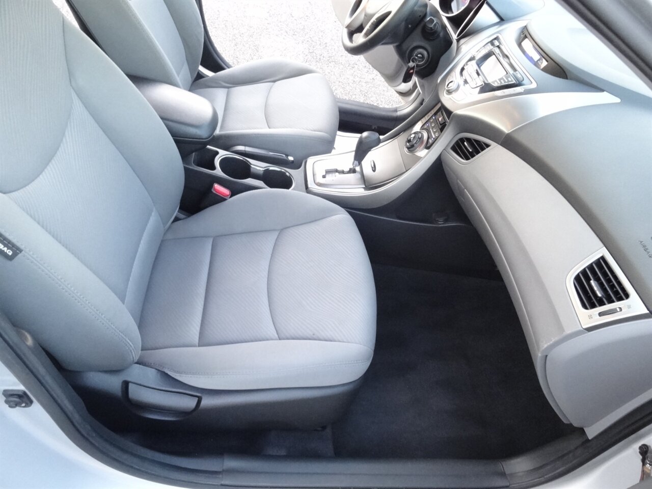 2013 Hyundai ELANTRA GLS  Sports package - Photo 37 - Deland, FL 32720