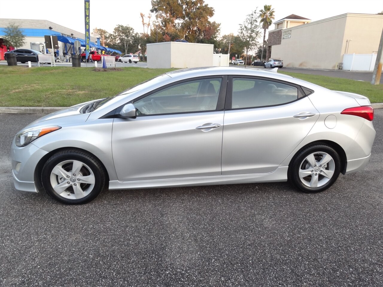 2013 Hyundai ELANTRA GLS  Sports package - Photo 16 - Deland, FL 32720