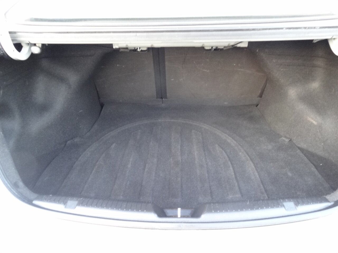 2013 Hyundai ELANTRA GLS  Sports package - Photo 34 - Deland, FL 32720