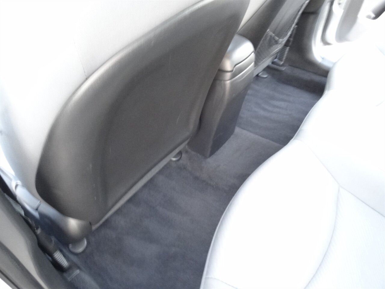 2013 Hyundai ELANTRA GLS  Sports package - Photo 32 - Deland, FL 32720