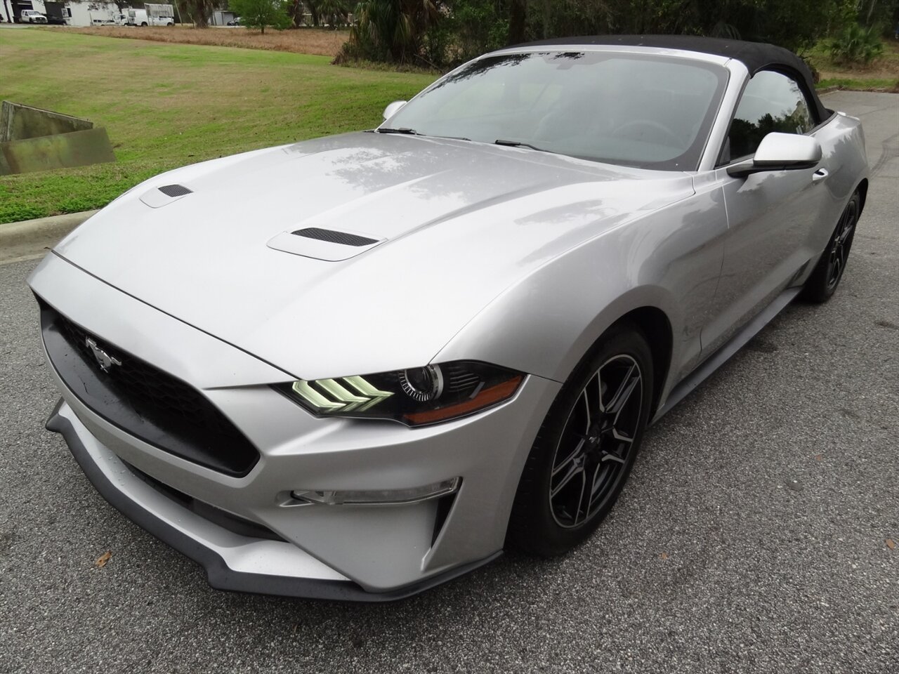 2019 Ford Mustang EcoBoost  Premium - Photo 6 - Deland, FL 32720