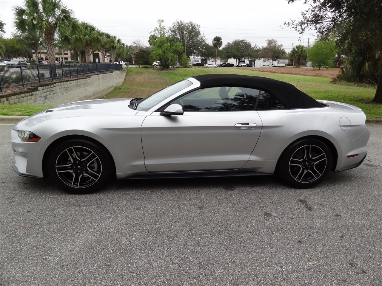 2019 Ford Mustang EcoBoost  Premium - Photo 20 - Deland, FL 32720