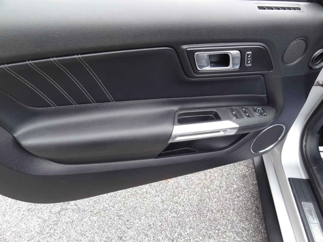 2019 Ford Mustang EcoBoost  Premium - Photo 31 - Deland, FL 32720