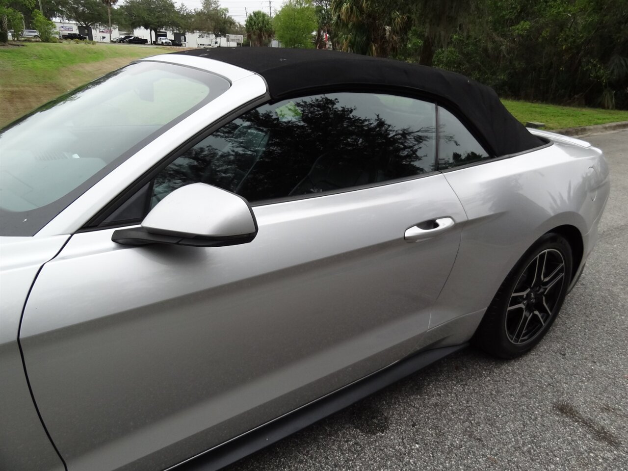 2019 Ford Mustang EcoBoost  Premium - Photo 15 - Deland, FL 32720