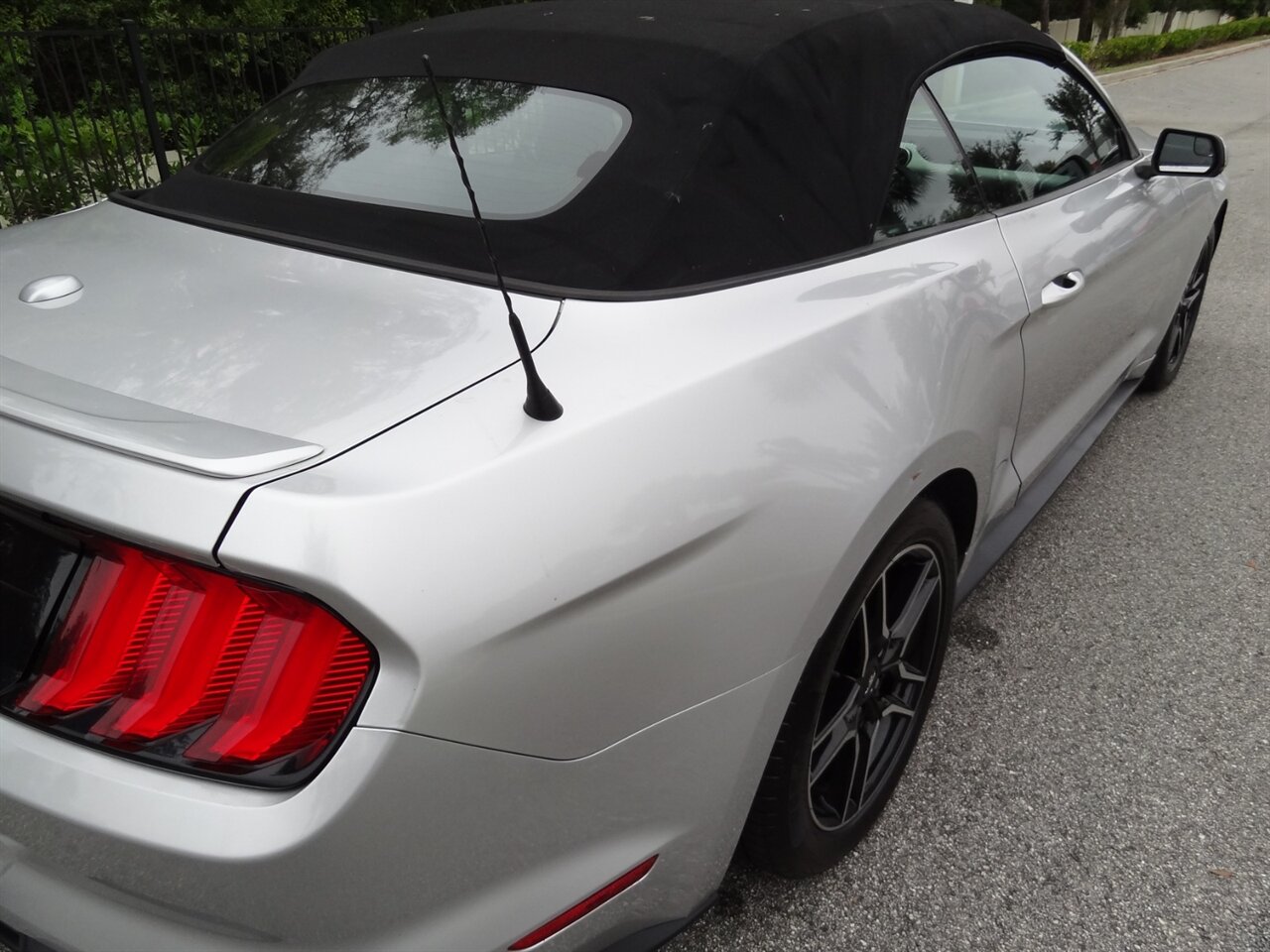 2019 Ford Mustang EcoBoost  Premium - Photo 18 - Deland, FL 32720