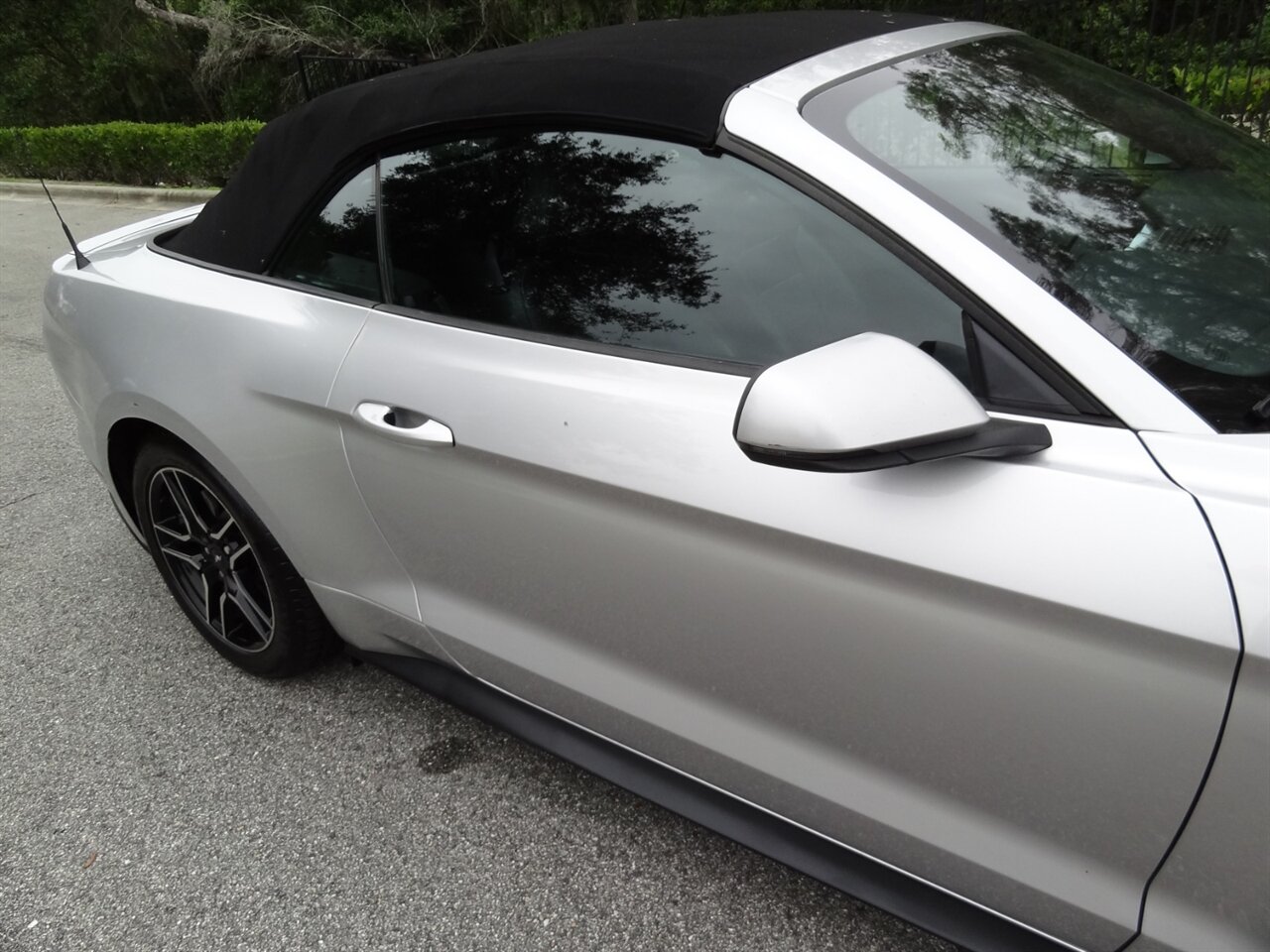 2019 Ford Mustang EcoBoost  Premium - Photo 14 - Deland, FL 32720