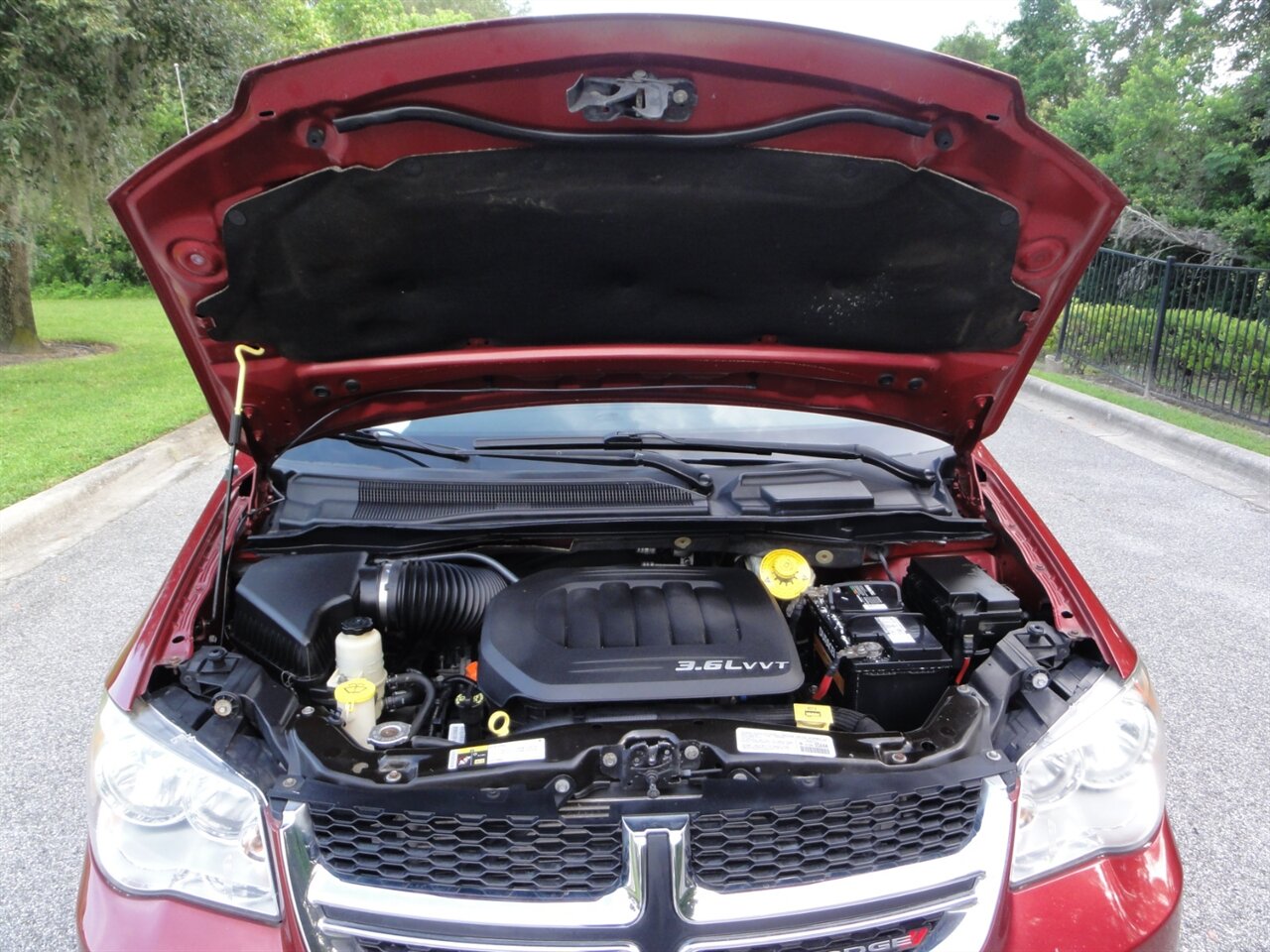 2014 Dodge Grand Caravan American Value Package - Photo 22 - Deland, FL 32720