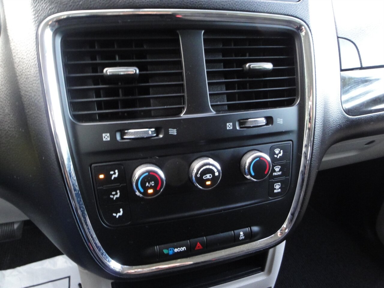 2014 Dodge Grand Caravan American Value Package - Photo 47 - Deland, FL 32720