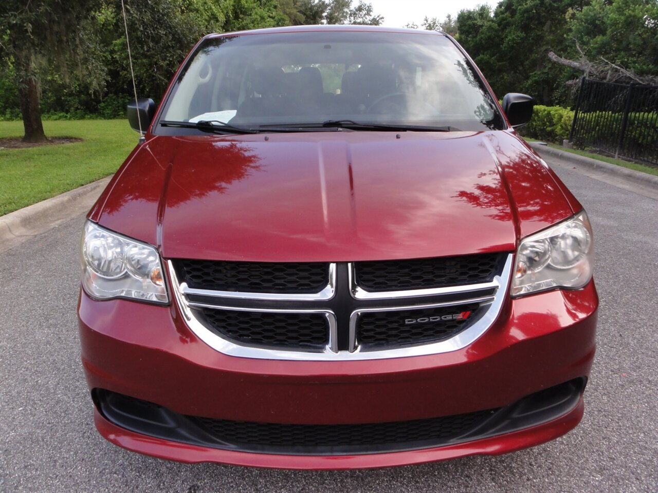 2014 Dodge Grand Caravan American Value Package - Photo 5 - Deland, FL 32720