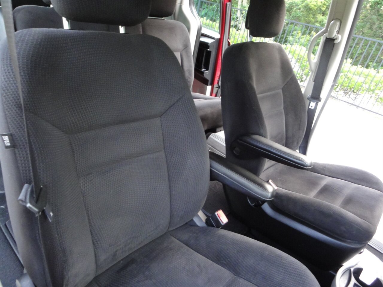 2014 Dodge Grand Caravan American Value Package - Photo 38 - Deland, FL 32720