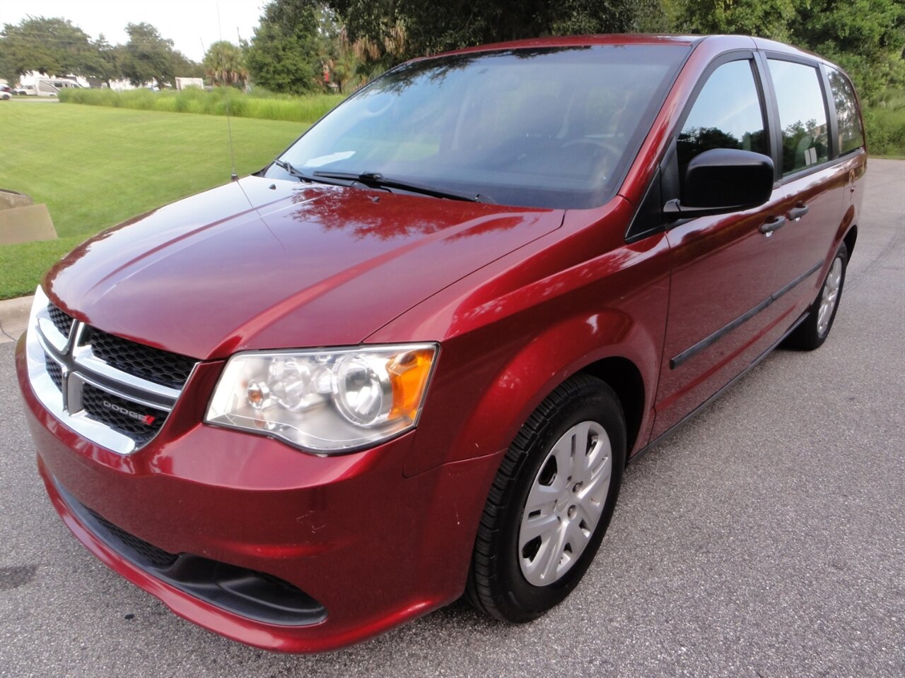 2014 Dodge Grand Caravan American Value Package - Photo 2 - Deland, FL 32720