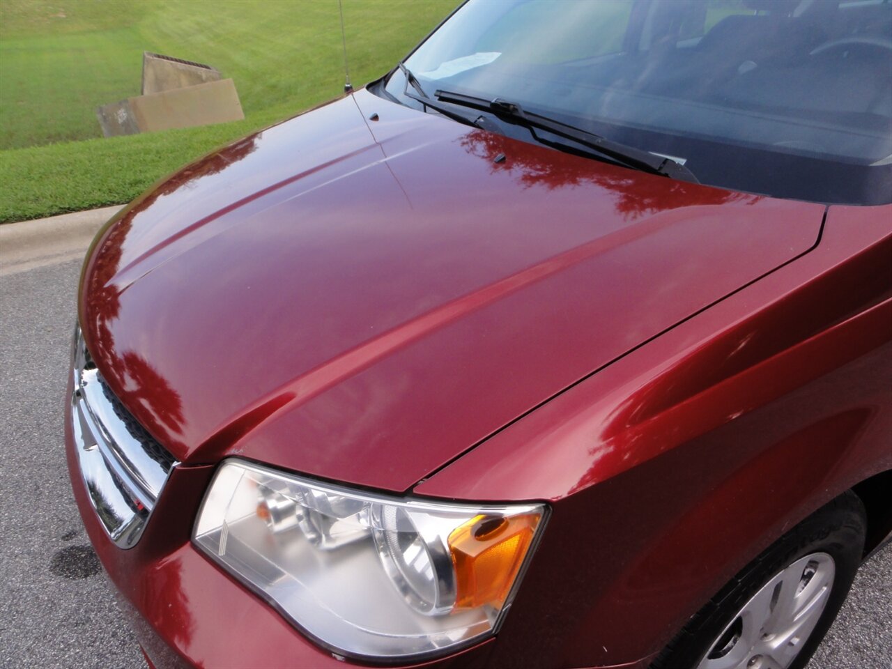 2014 Dodge Grand Caravan American Value Package - Photo 17 - Deland, FL 32720