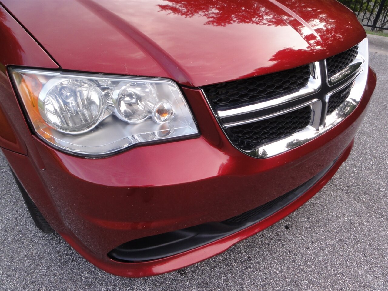 2014 Dodge Grand Caravan American Value Package - Photo 6 - Deland, FL 32720