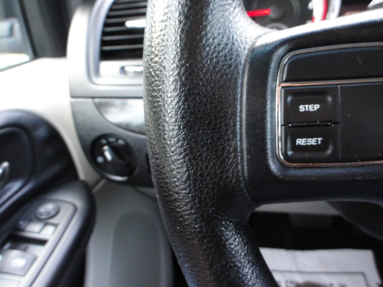 2014 Dodge Grand Caravan American Value Package - Photo 44 - Deland, FL 32720