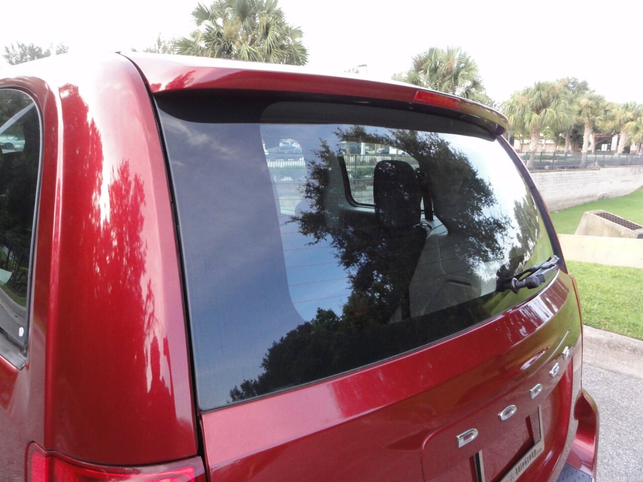 2014 Dodge Grand Caravan American Value Package - Photo 19 - Deland, FL 32720