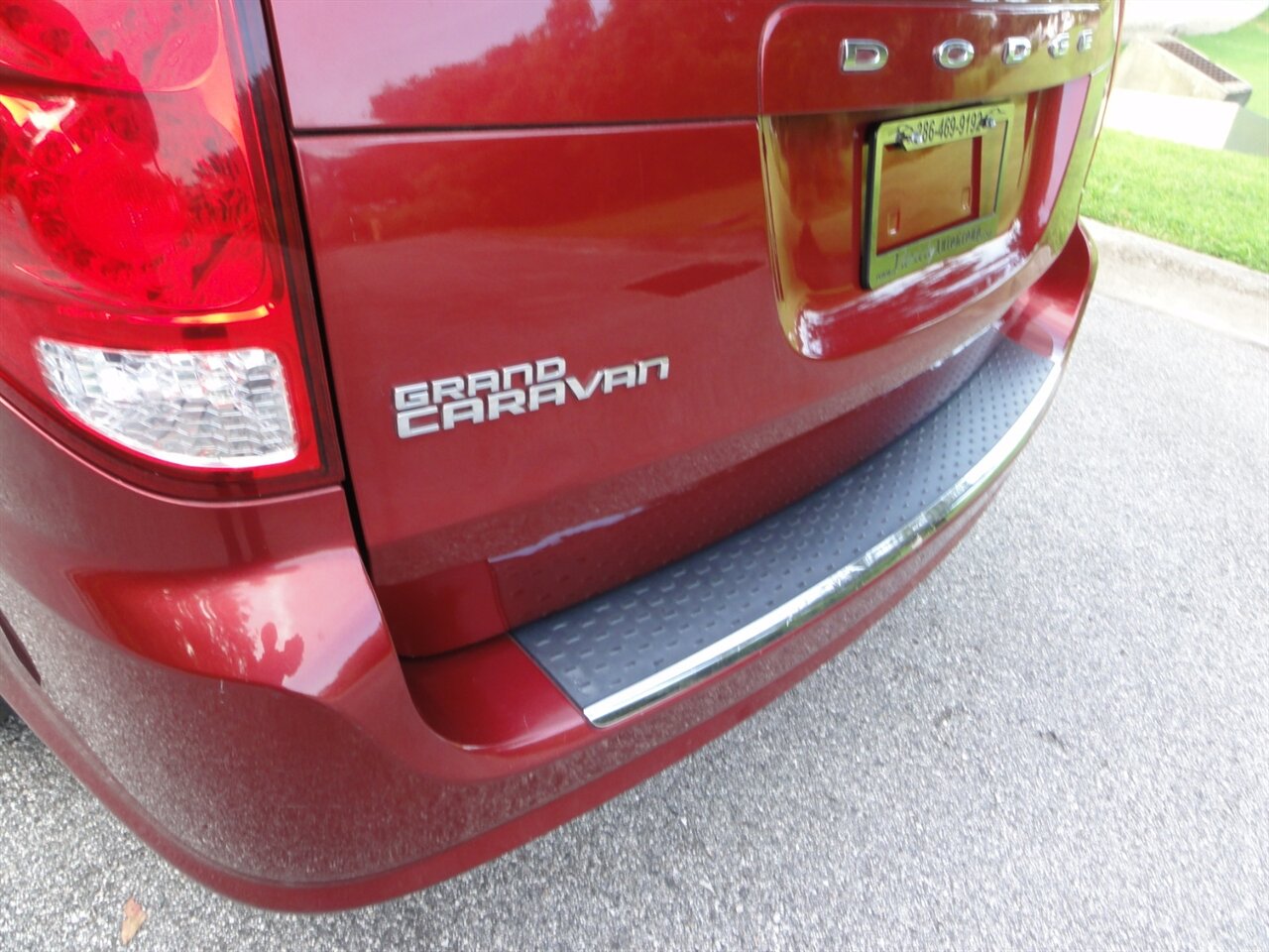 2014 Dodge Grand Caravan American Value Package - Photo 20 - Deland, FL 32720
