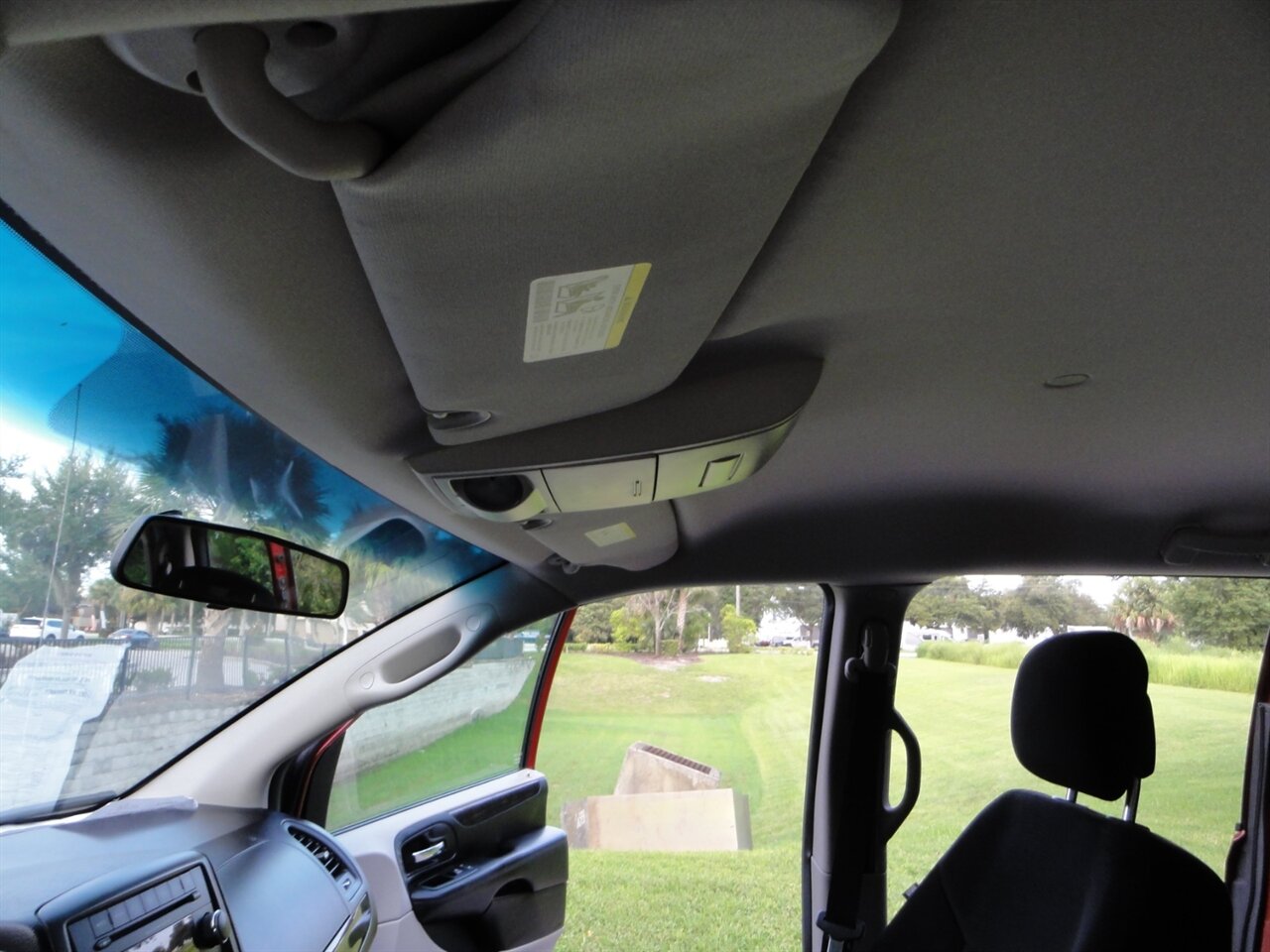 2014 Dodge Grand Caravan American Value Package - Photo 29 - Deland, FL 32720