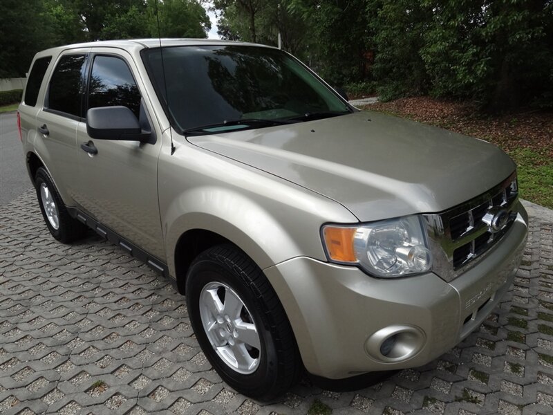 2010 Ford Escape XLS  