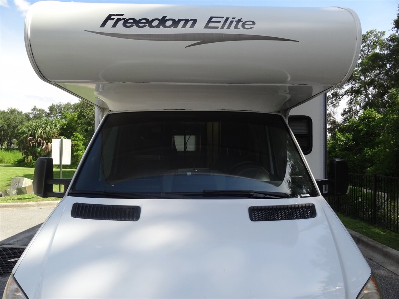 2008 Coachmen Freedom Elite M23 Premium B+/C - Photo 7 - Deland, FL 32720