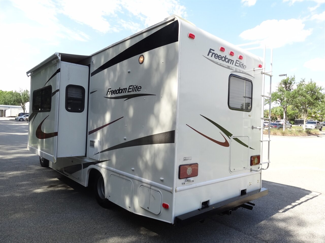 2008 Coachmen Freedom Elite M23 Premium B+/C - Photo 12 - Deland, FL 32720